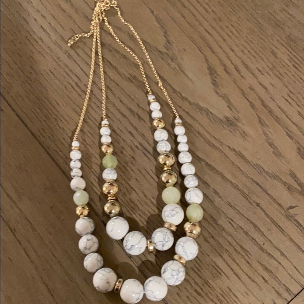 NWOT—-Women’s LOFT necklace